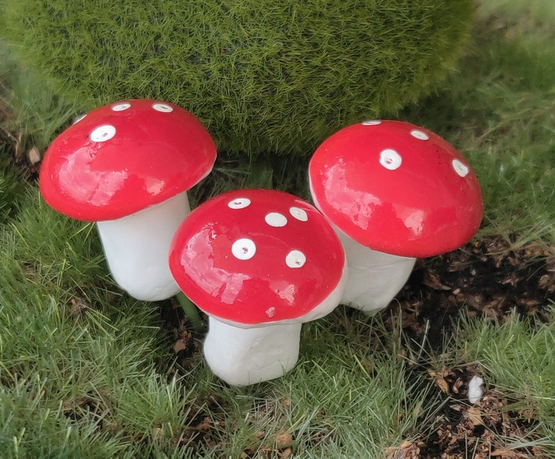 Miniture Craft Mushrooms 12Pk